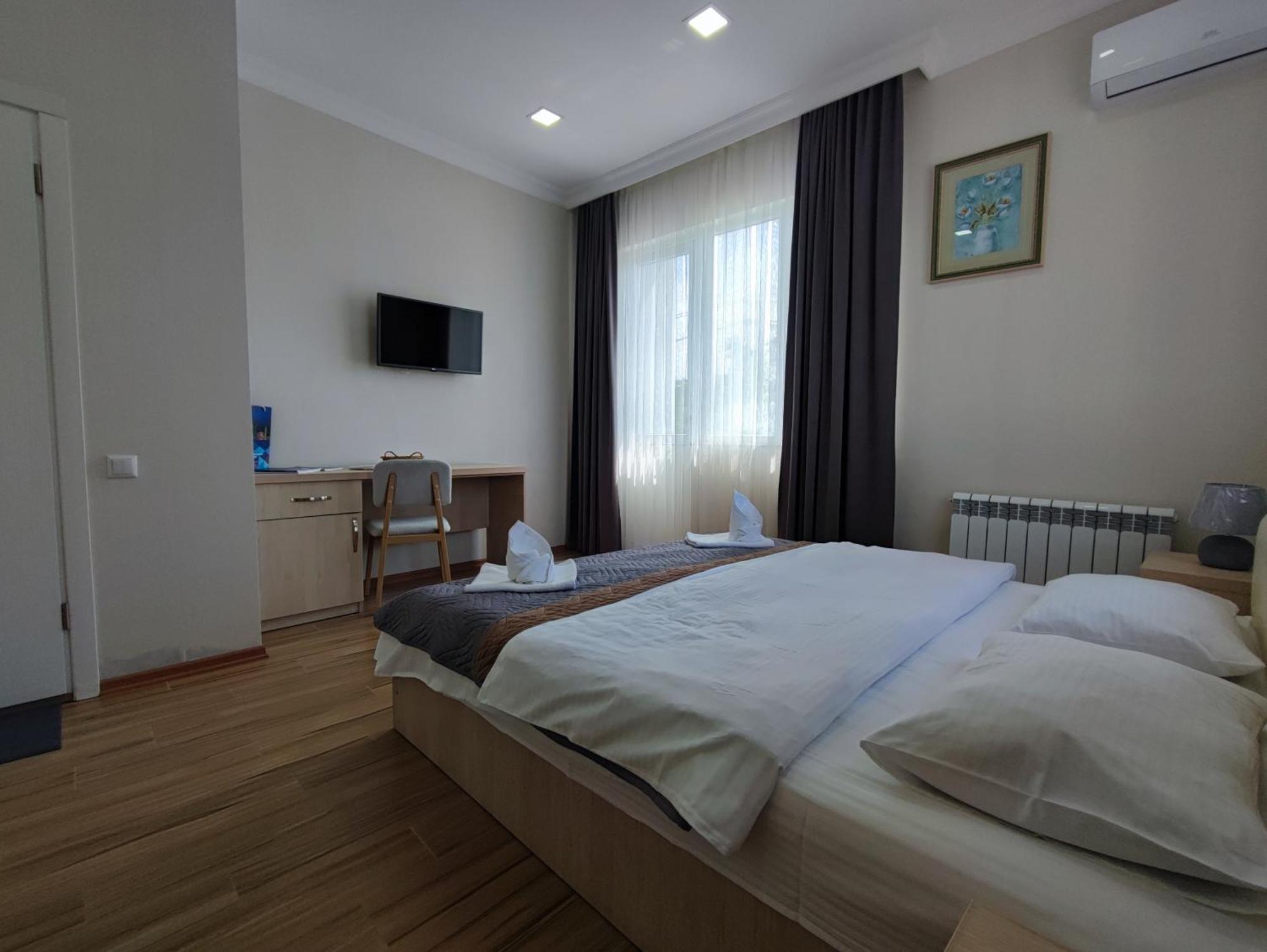 Hotel Botanica Chakvi Buitenkant foto